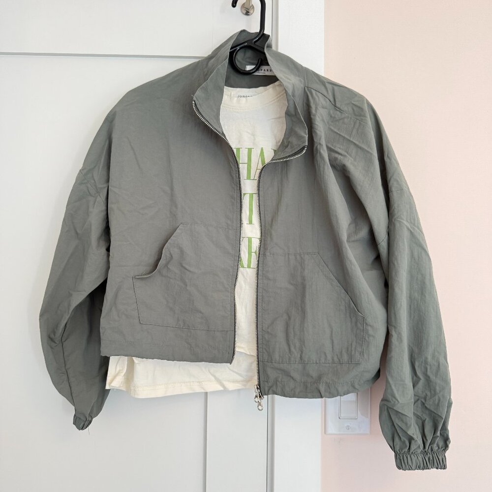 Wind breaker Sage Green Zip Front Cropped Cinchable waist Pockets Relaxed Fit